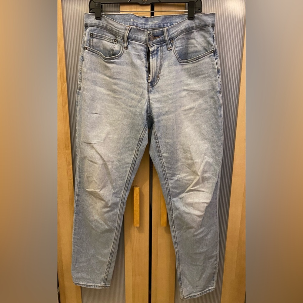 Old Navy Athletic Tapper jeans size 32